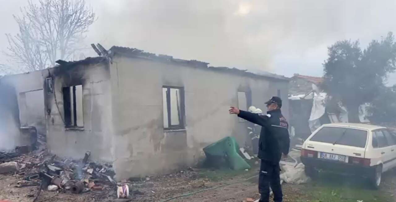 Yatağan’da Ev Yangını: Bir Ev Küle Döndü 1